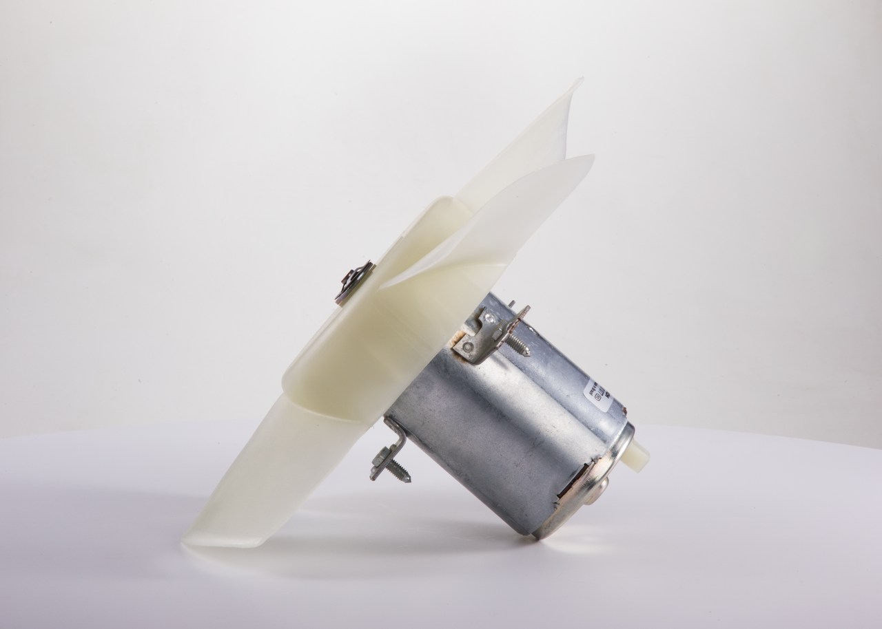 Electric Motor, radiator fan - 0 130 107 077 BOSCH