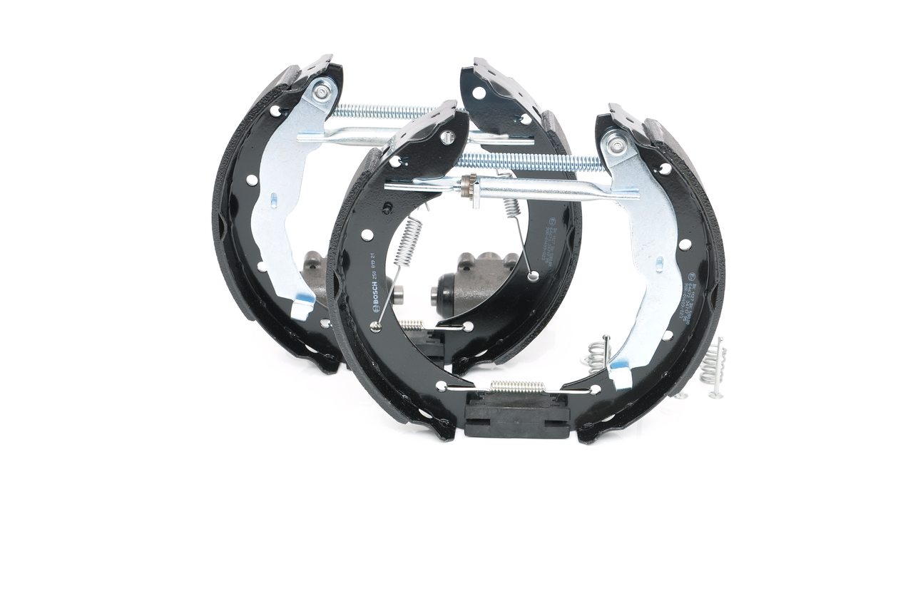 Brake Shoe Set - 0 204 114 518 BOSCH