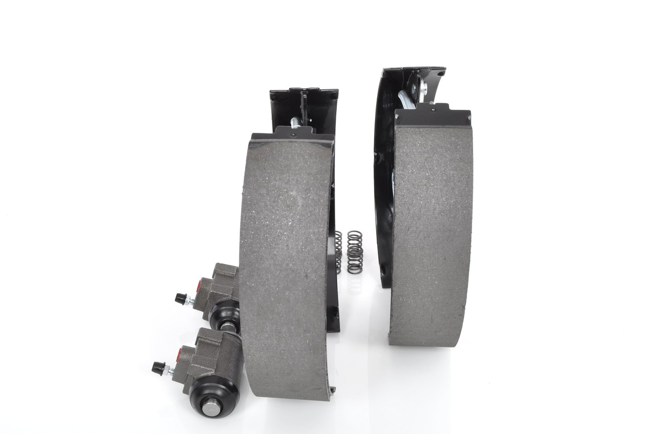 Brake Shoe Set - 0 204 114 539 BOSCH