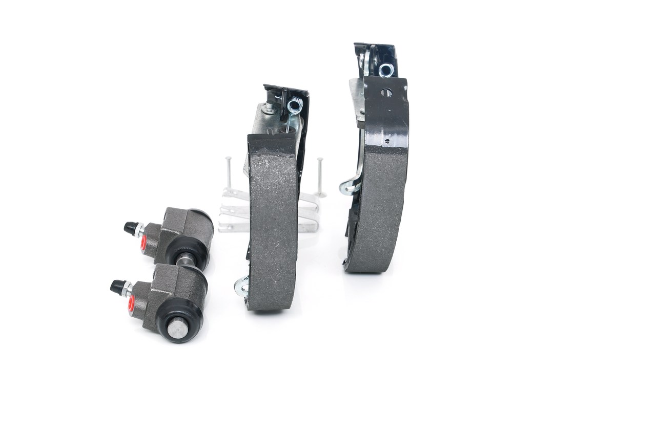 Brake Shoe Set - 0 204 114 600 BOSCH
