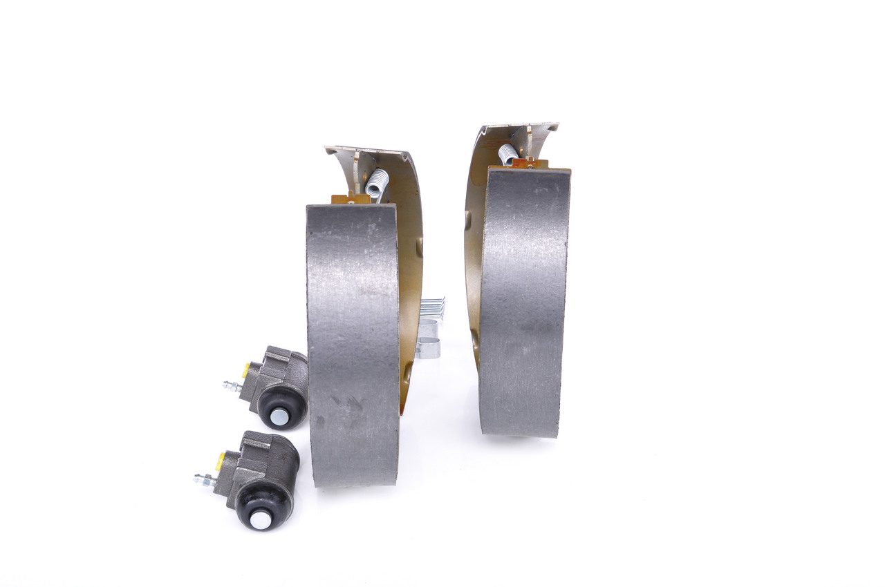 Brake Shoe Set - 0 204 114 646 BOSCH