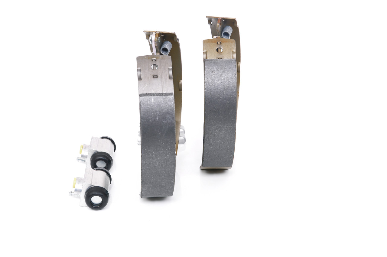 Brake Shoe Set - 0 204 114 656 BOSCH