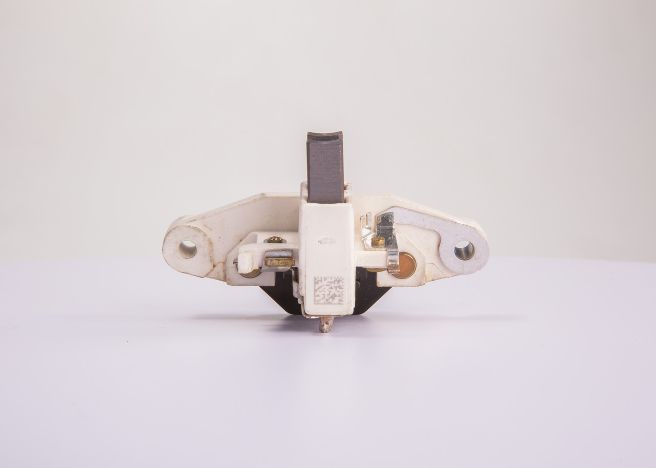 Alternator Regulator - 1 197 311 028 BOSCH