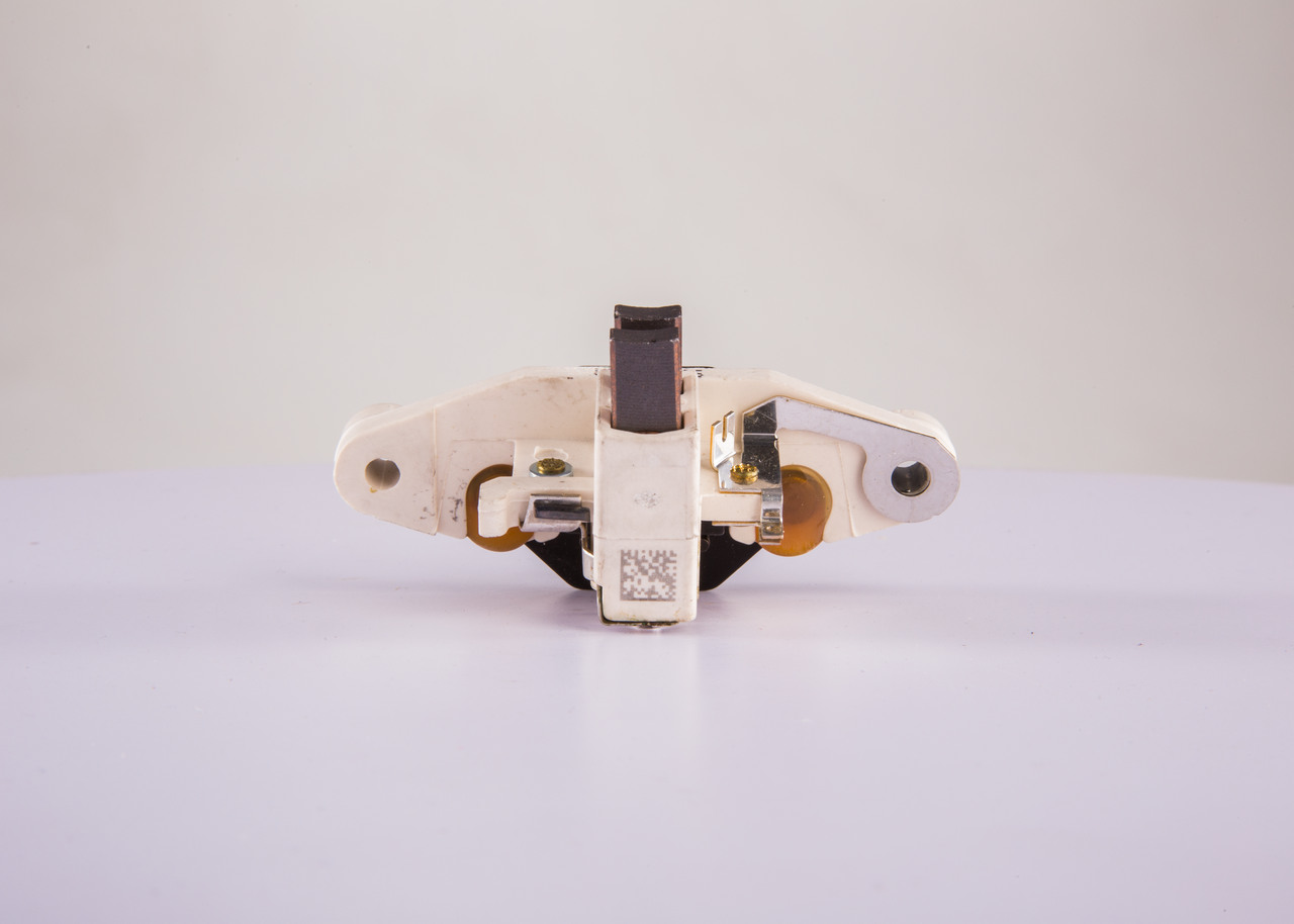 Alternator Regulator - 1 197 311 090 BOSCH
