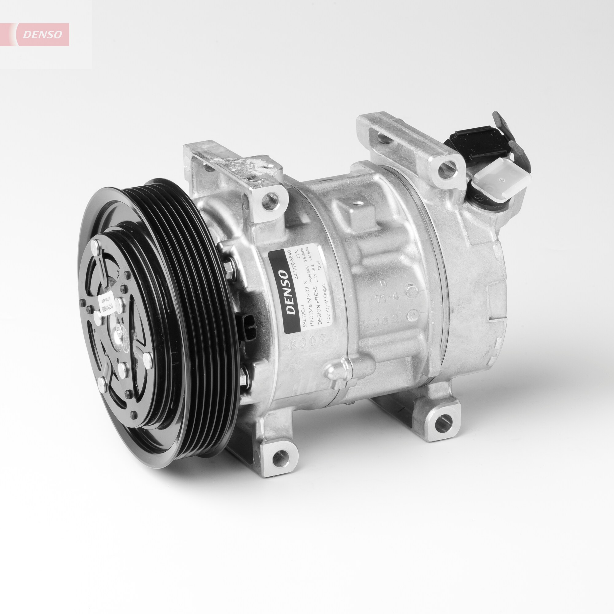 Compressor, air conditioning - DCP09008 DENSO