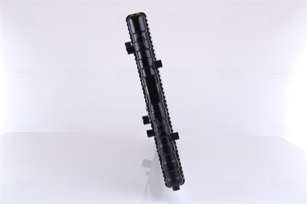 Радиатор, охлаждение двигателя - 67302 NISSENS