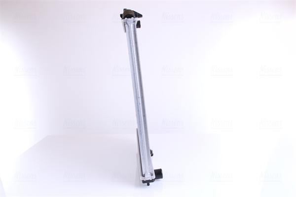 Радиатор, охлаждение двигателя - 68708A NISSENS
