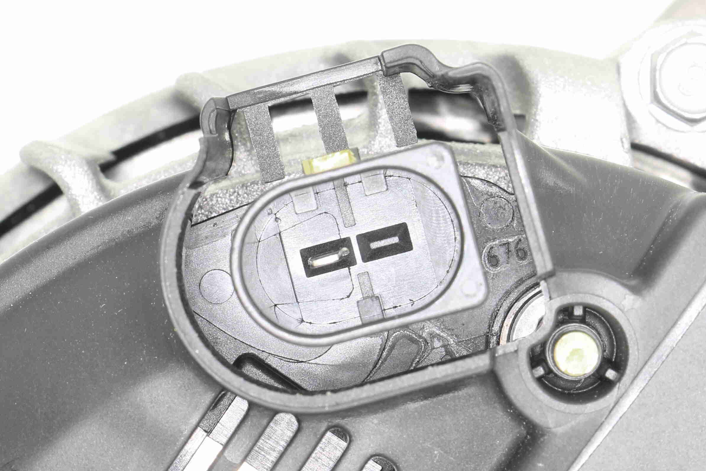 Sensor, Einparkhilfe - V20-72-0013 VEMO