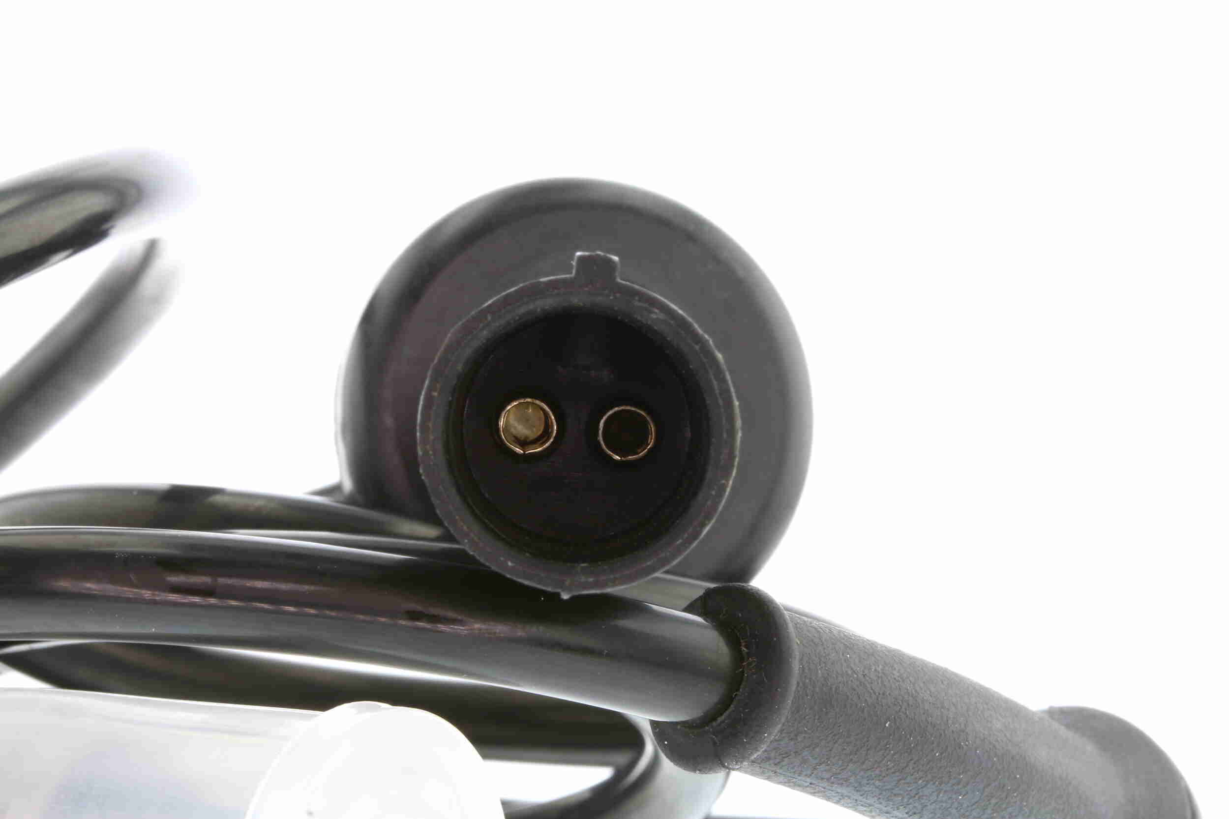 Sensor, wheel speed - V10-72-0964 VEMO