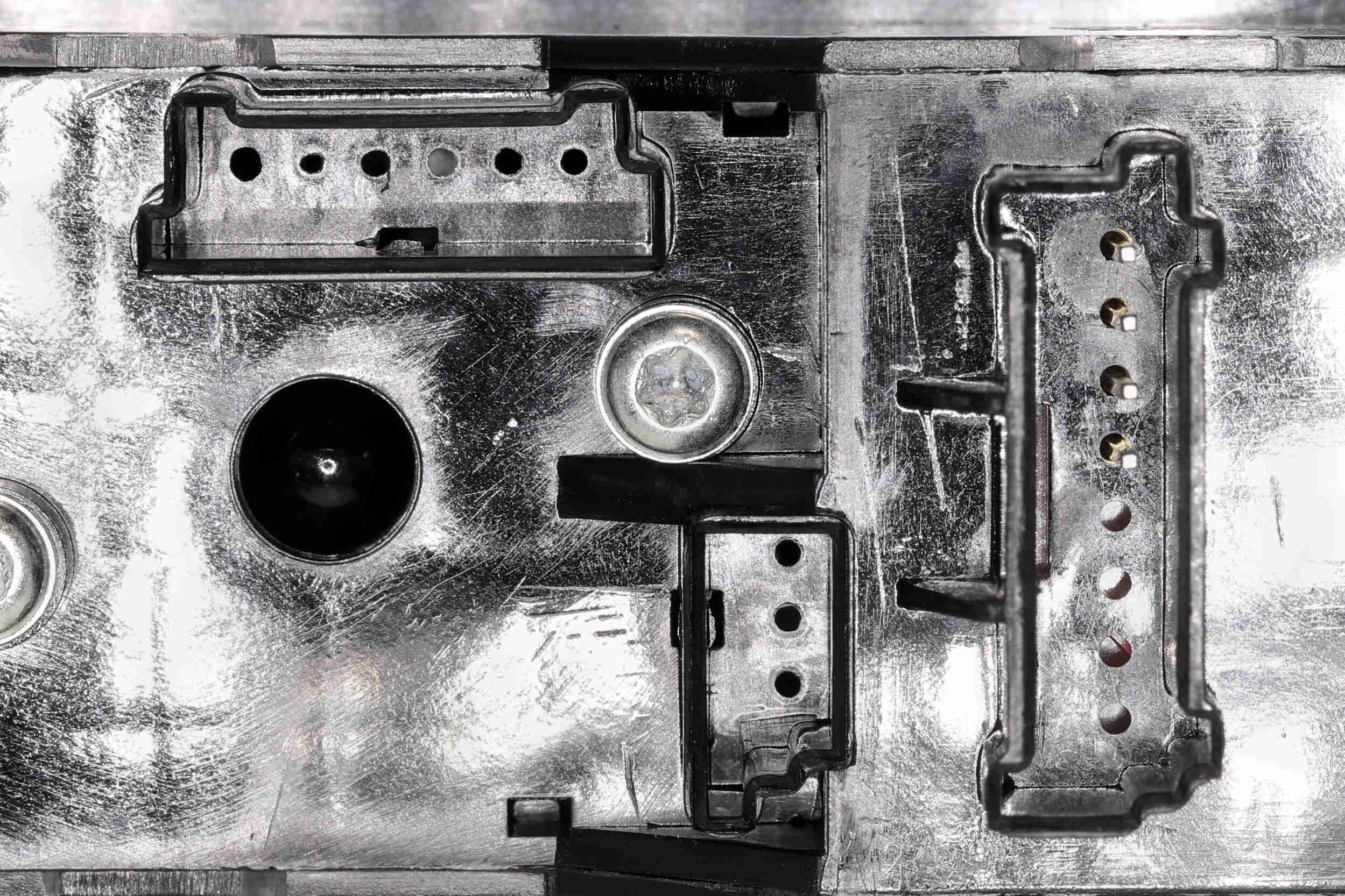 Sensor, Einparkhilfe - V20-72-0038 VEMO