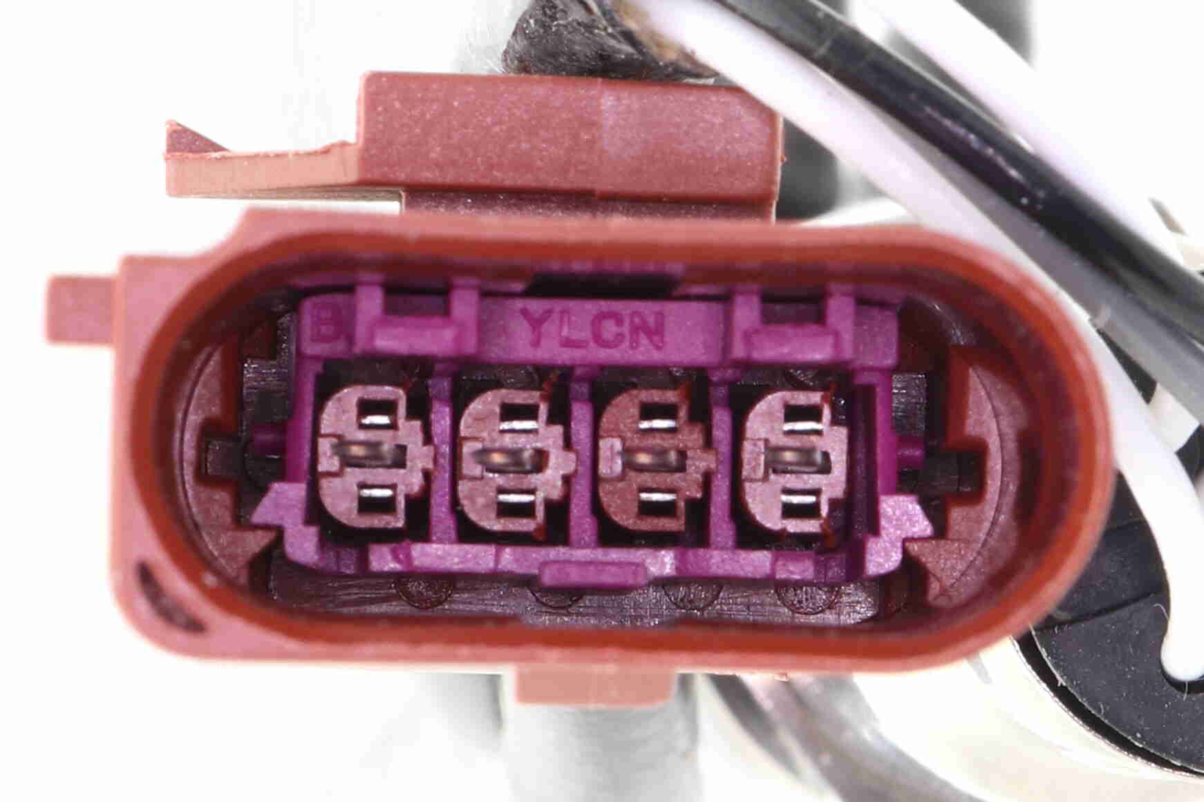 Lambda Sensor - V10-76-0150 VEMO