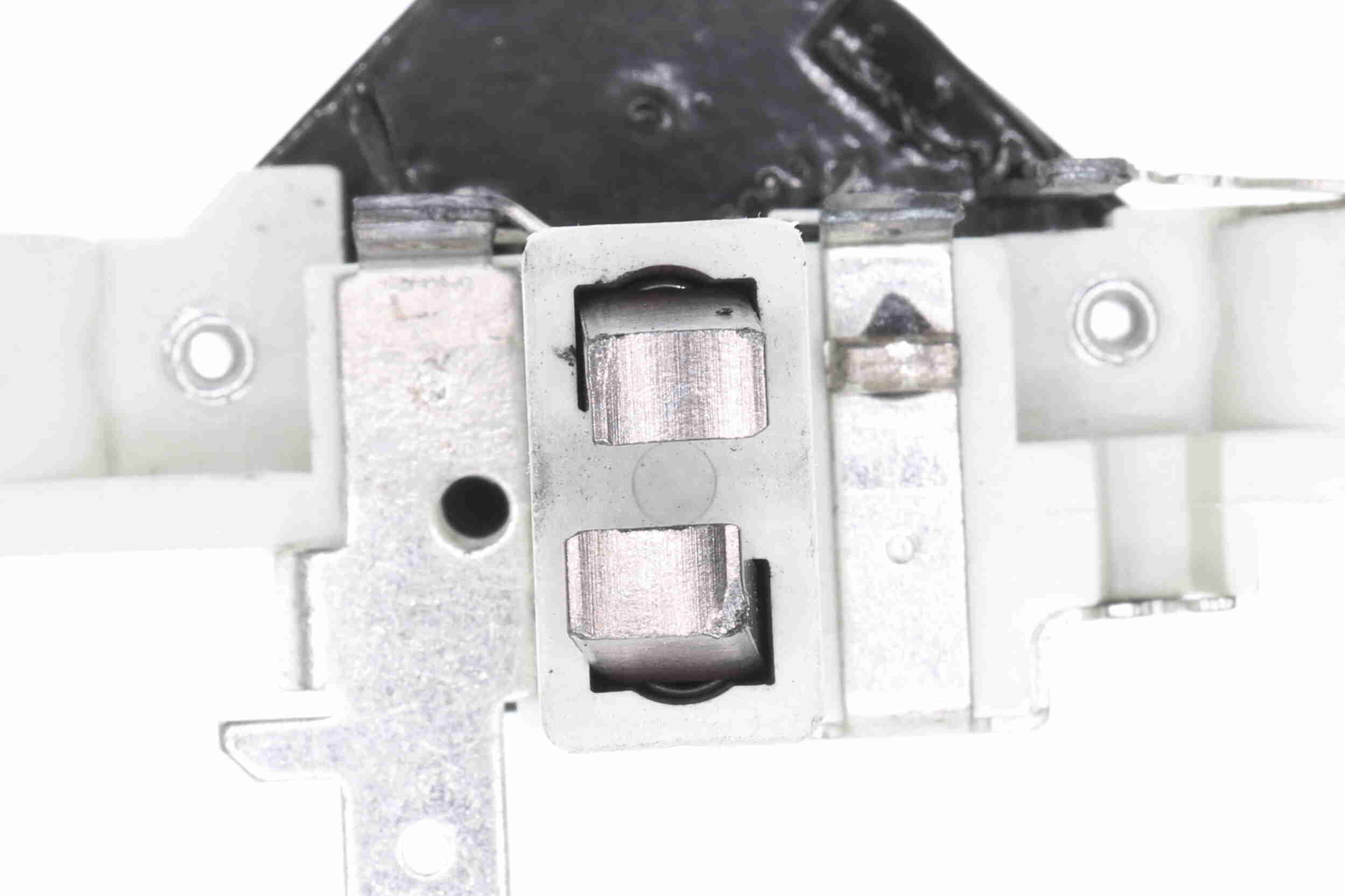 Alternator Regulator - V10-77-0017 VEMO