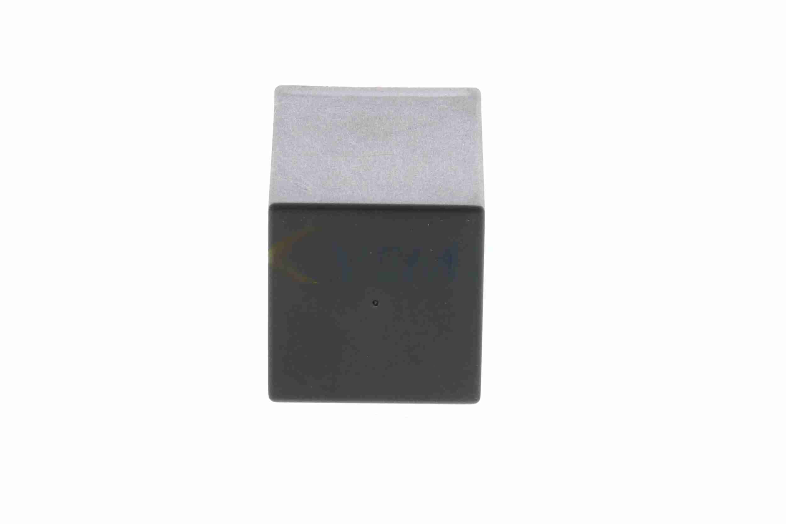 Lambda Sensor - V10-76-0150 VEMO
