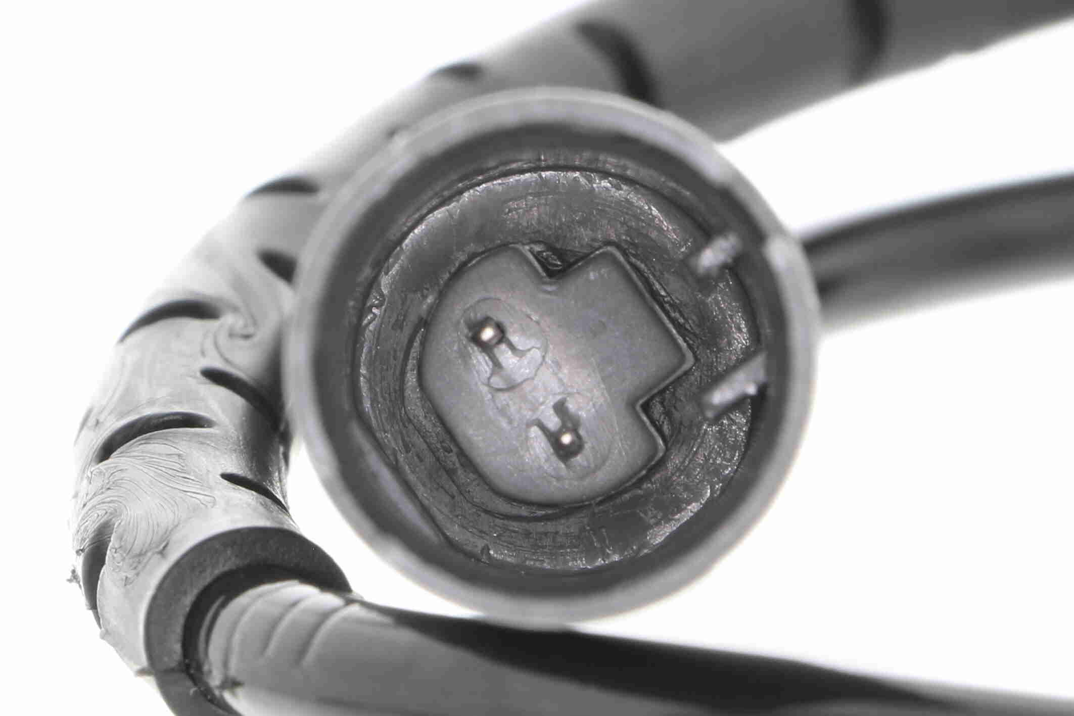 Sensor, wheel speed - V20-72-0498 VEMO