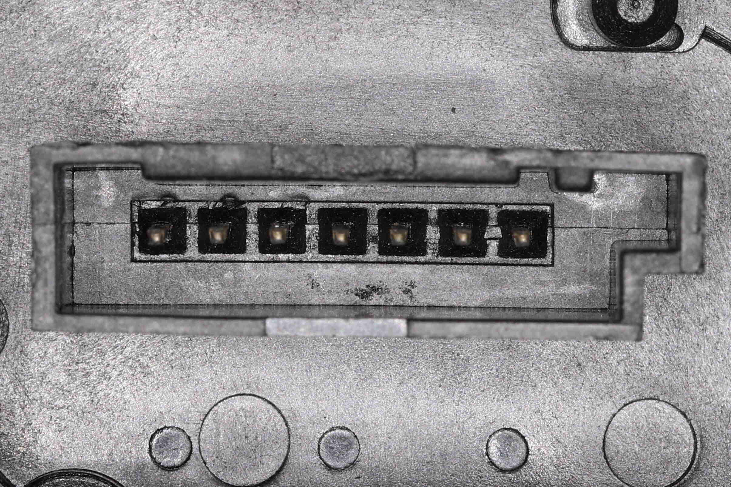 Sensor, wheel speed - V10-72-1078 VEMO