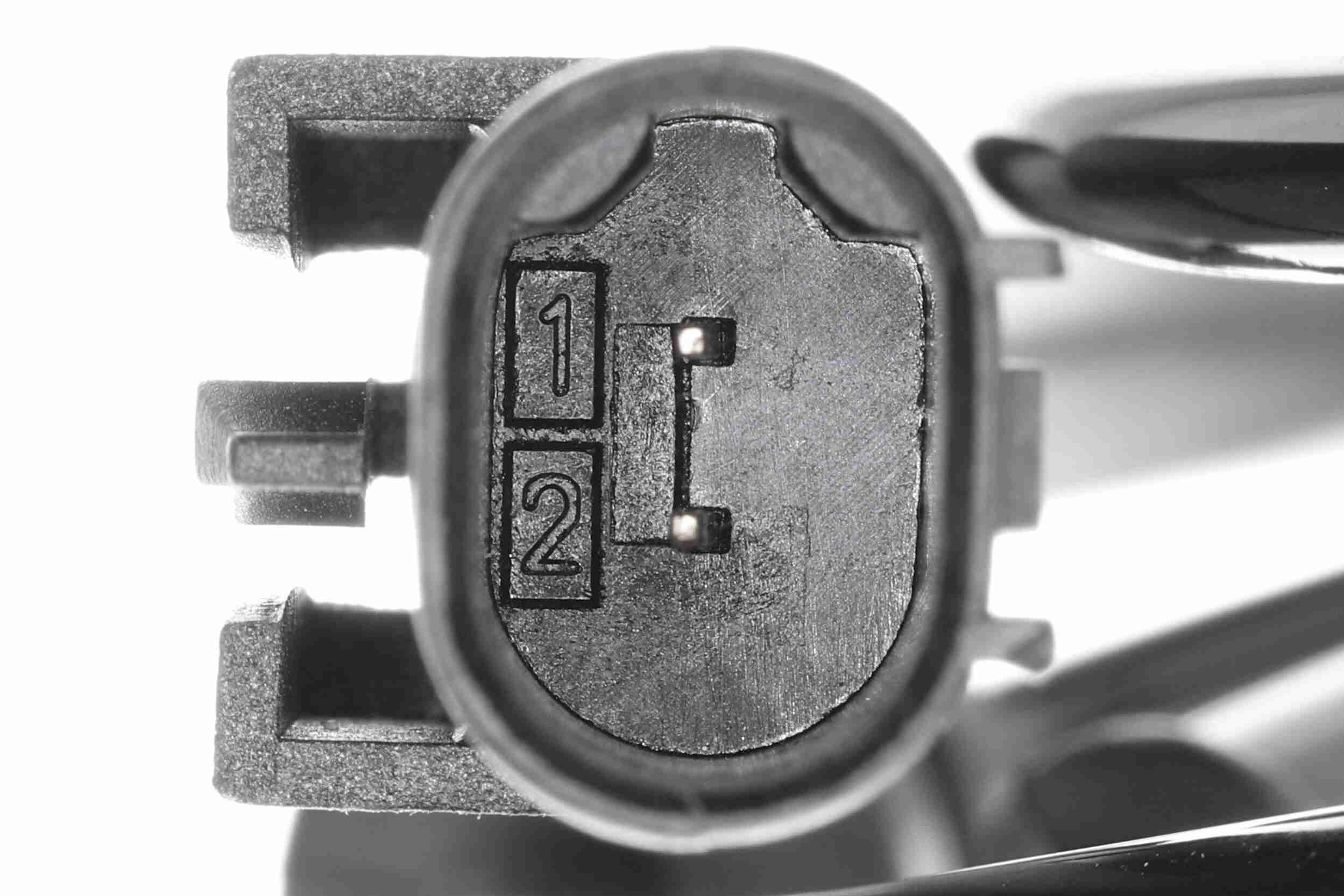 Sensor, wheel speed - V24-72-0238 VEMO