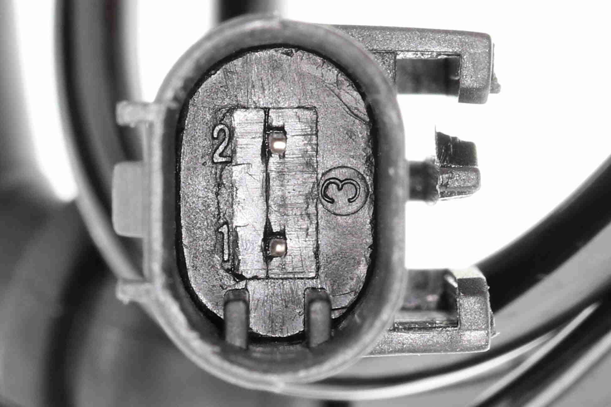 Sensor, wheel speed - V24-72-0251 VEMO