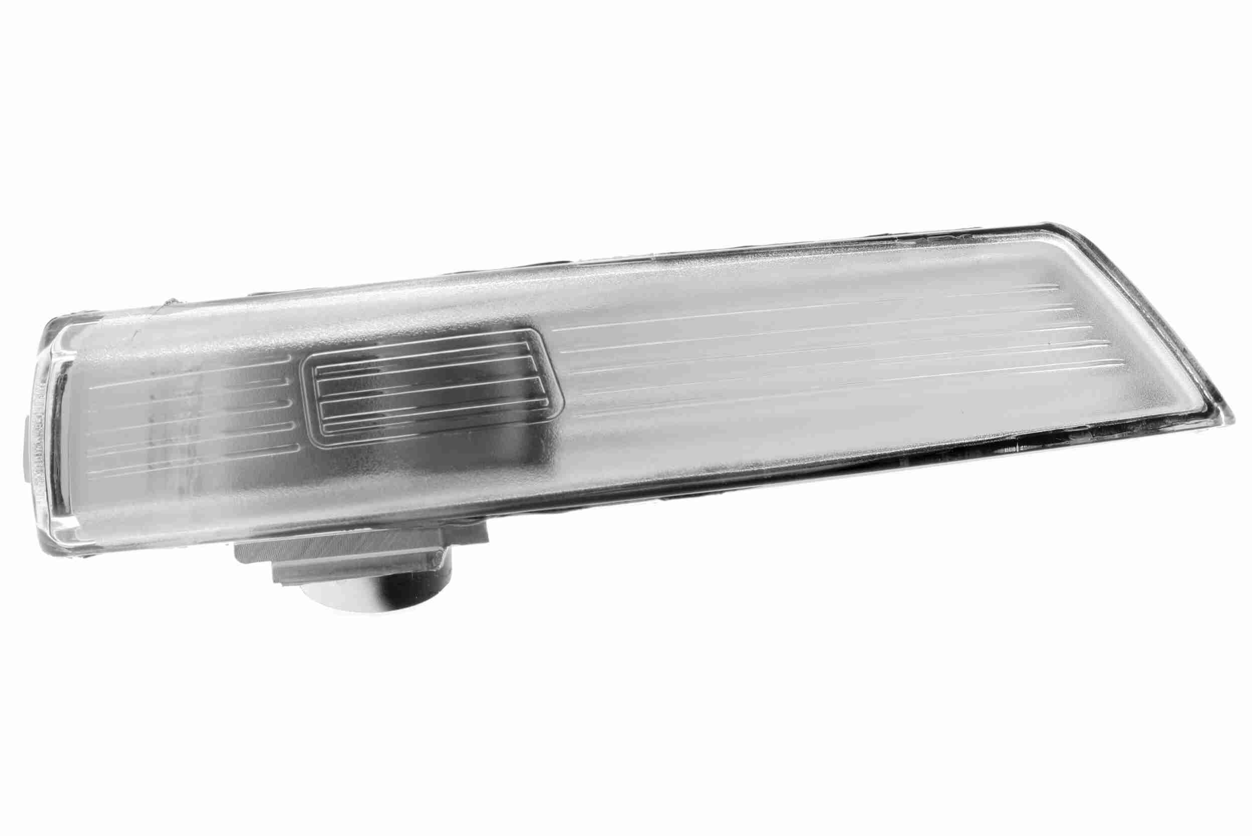 Scambiatore calore, Riscaldamento abitacolo - V15-61-0002 VEMO