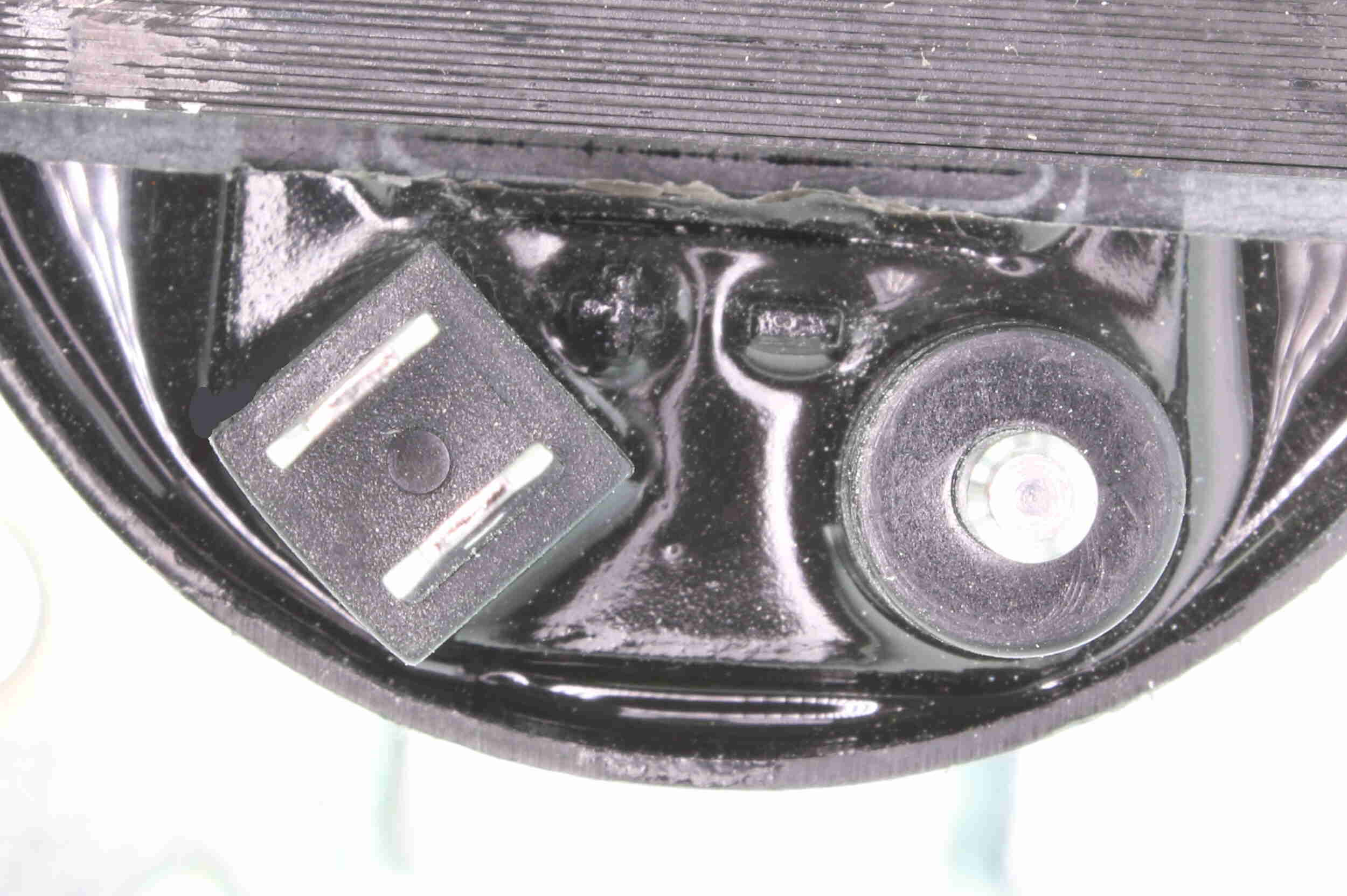 Lambda Sensor - V10-76-0015 VEMO