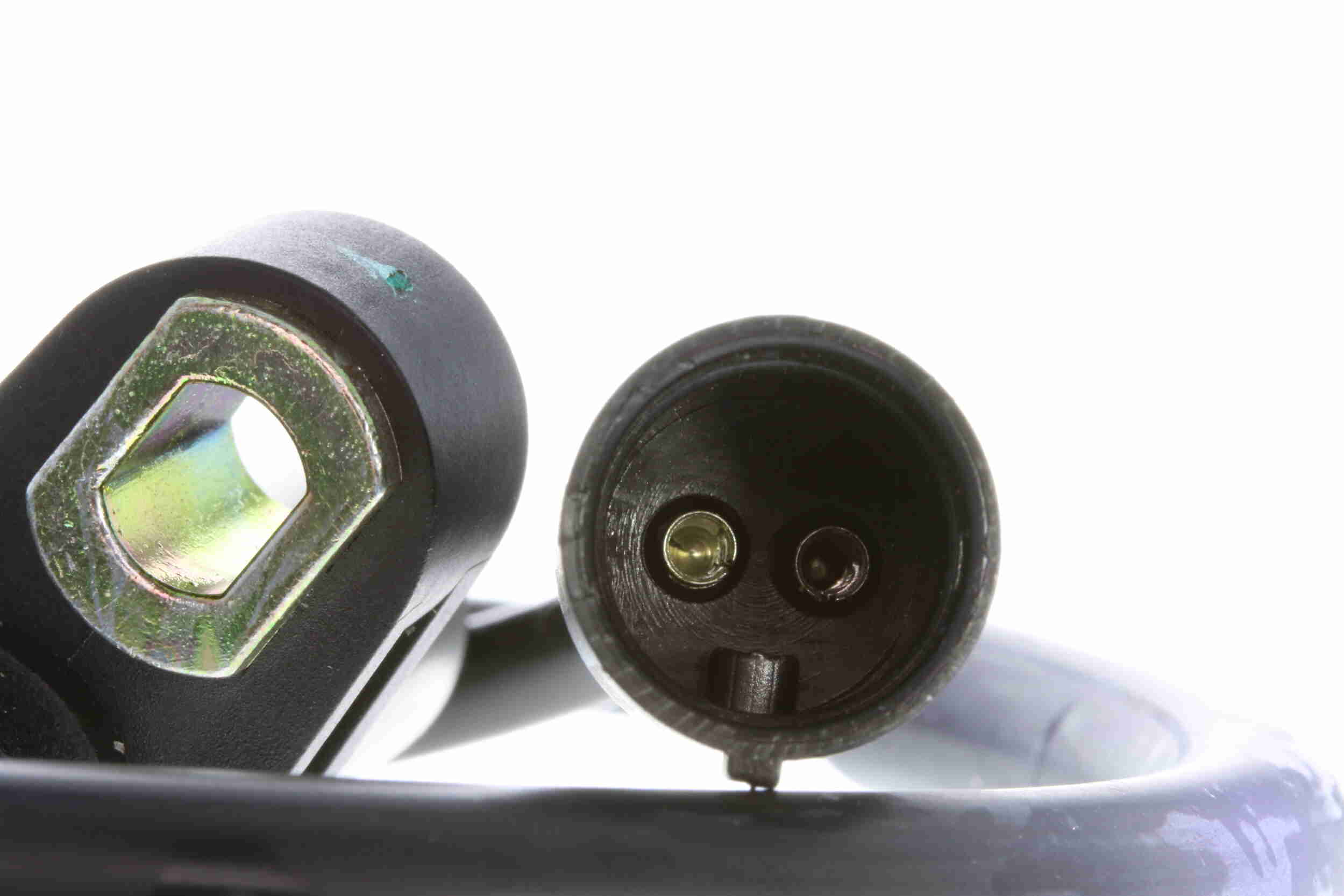 Sensor, wheel speed - V46-72-0053 VEMO
