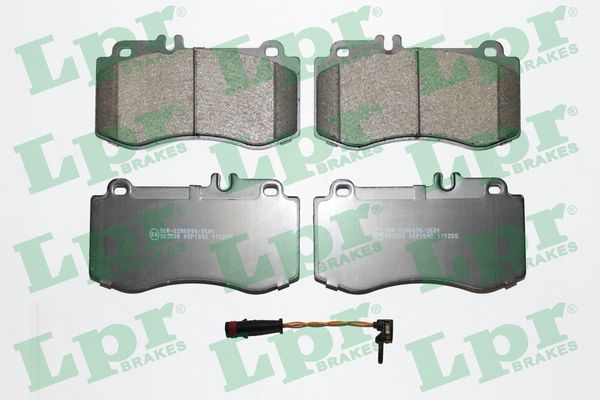 Комплект тормозных колодок, дисковый тормоз - 05P1592A LPR