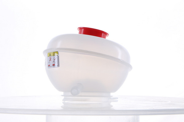 Expansion Tank, coolant - CRT 136 000S MAHLE