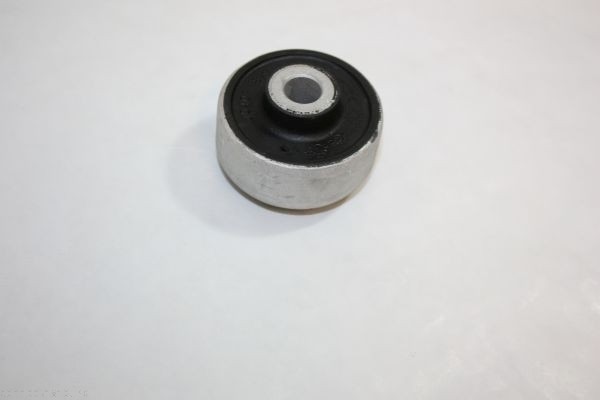 Control Arm-/Trailing Arm Bush - 110051810 AUTOMEGA