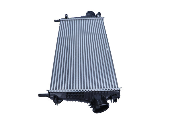 Интеркулер - AC653811 MAXGEAR