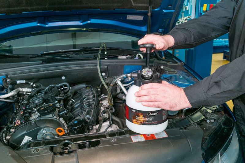 Filler/Bleeder Unit, brake fluid - V4411 VIGOR