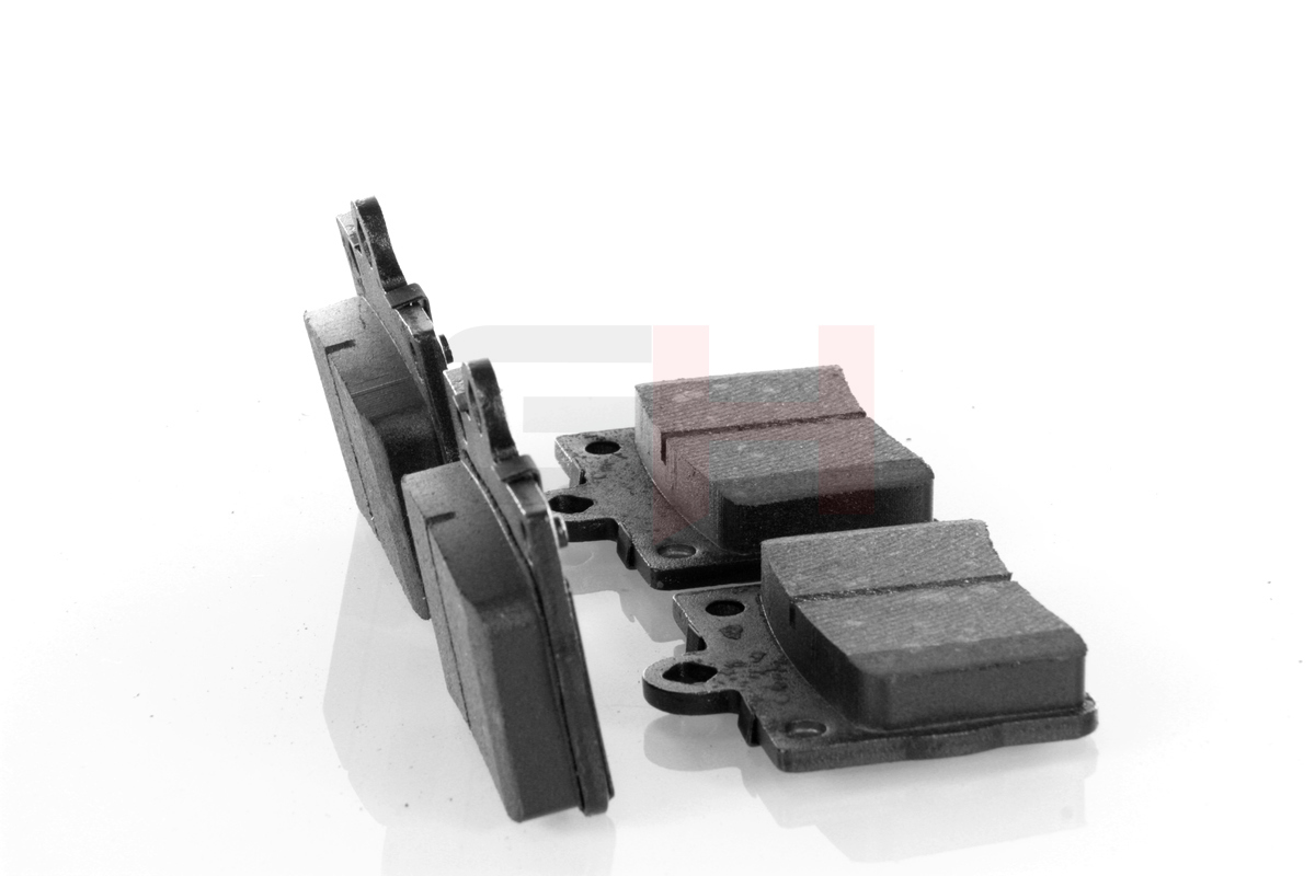 Комплект тормозных колодок, дисковый тормоз - GH-413334 GH